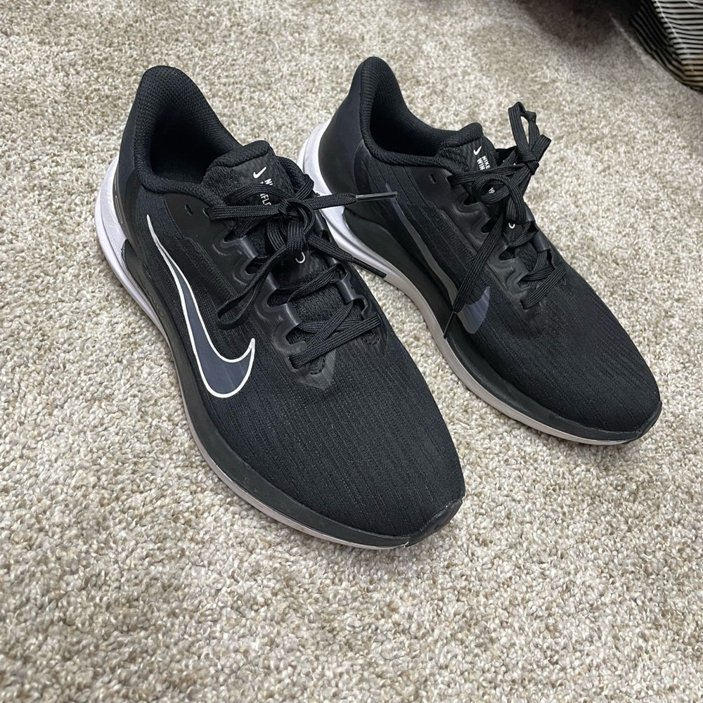 LIKE NEW Nike Air Winflow 9 Women’s Running‎ Shoe